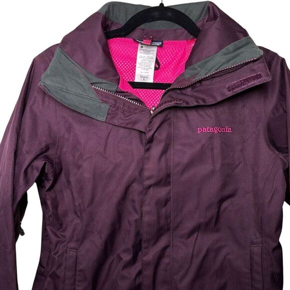 Patagonia Women's Purple Ski Jacket with Pink Highlights - Picture 2 of 13